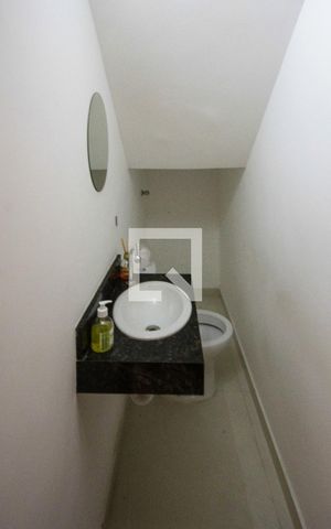 Casa à venda com 424m², 3 quartos e 2 vagas Casa à venda com 424m², 3 quartos e 2 vagasLavabo