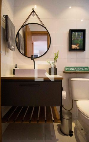 Apartamento à venda com 65m², 2 quartos e 1 vaga Apartamento à venda com 65m², 2 quartos e 1 vagaBanheiro social