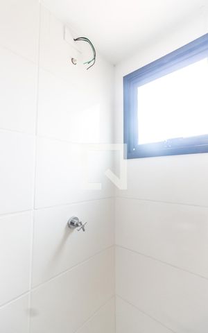 Apartamento para alugar com 47m², 2 quartos e sem vaga Apartamento para alugar com 47m², 2 quartos e sem vagaBanheiro