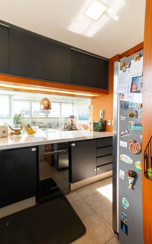 Apartamento à venda com 240m², 3 quartos e 2 vagas Apartamento à venda com 240m², 3 quartos e 2 vagasCozinha