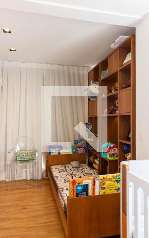 Apartamento à venda com 240m², 3 quartos e 2 vagas Apartamento à venda com 240m², 3 quartos e 2 vagasSuíte 2