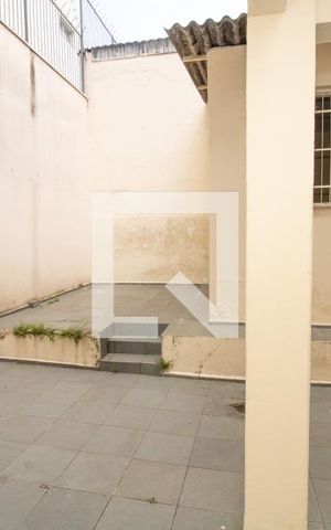 Casa à venda com 142m², 3 quartos e 2 vagas Casa à venda com 142m², 3 quartos e 2 vagasQuintal, vista 1