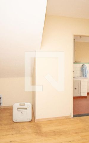 Casa à venda com 142m², 3 quartos e 2 vagas Casa à venda com 142m², 3 quartos e 2 vagasSala, vista cozinha