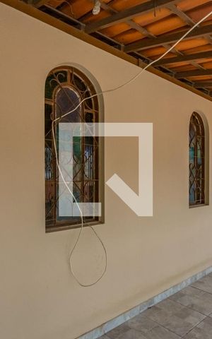 Casa à venda com 406m², 3 quartos e 3 vagas Casa à venda com 406m², 3 quartos e 3 vagasVaranda