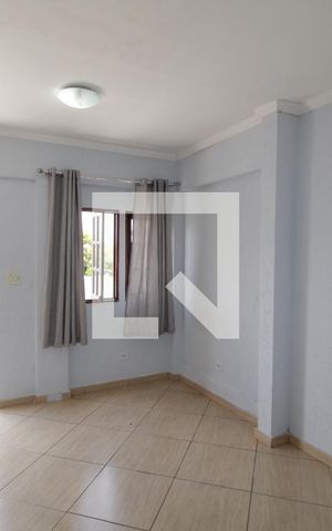 Casa à venda com 80m², 3 quartos e 2 vagasSala