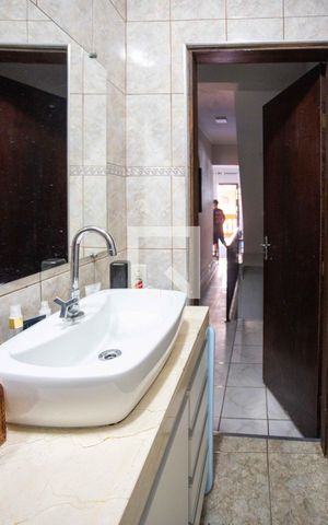 Casa à venda com 120m², 3 quartos e 1 vagaBanheiro 2