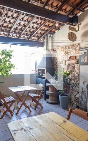 Casa à venda com 120m², 3 quartos e 1 vagaÁrea de Serviço