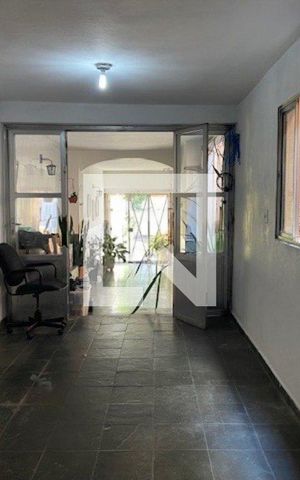 Casa à venda com 200m², 6 quartos e 4 vagas