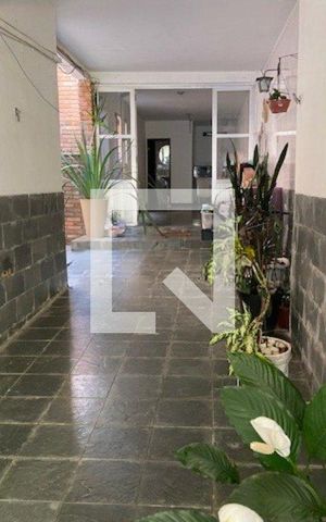 Casa à venda com 200m², 6 quartos e 4 vagas