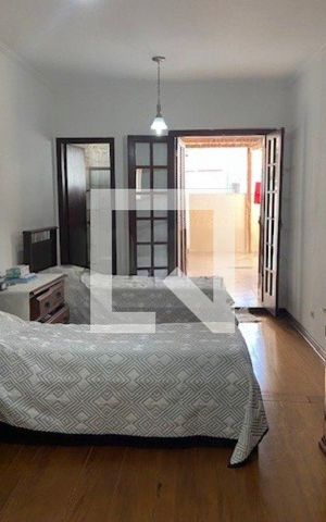 Casa à venda com 200m², 6 quartos e 4 vagas