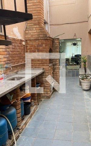 Casa à venda com 200m², 6 quartos e 4 vagas