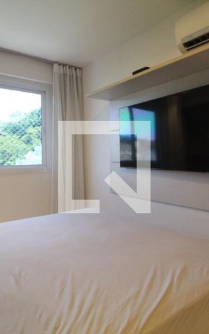Apartamento à venda com 90m², 3 quartos e 2 vagas Apartamento à venda com 90m², 3 quartos e 2 vagasSuíte