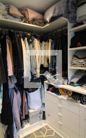Apartamento à venda com 90m², 3 quartos e 2 vagas Apartamento à venda com 90m², 3 quartos e 2 vagasCloset da Suíte