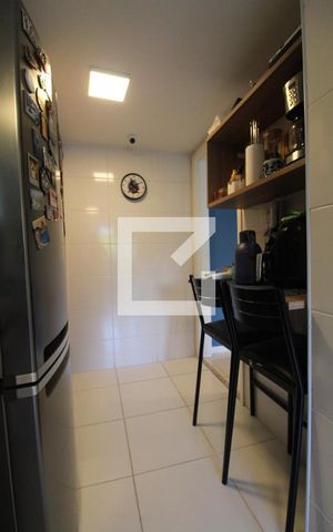 Apartamento à venda com 90m², 3 quartos e 2 vagas Apartamento à venda com 90m², 3 quartos e 2 vagasCozinha e Área de Serviço