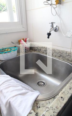 Apartamento à venda com 90m², 3 quartos e 2 vagas Apartamento à venda com 90m², 3 quartos e 2 vagasCozinha e Área de Serviço