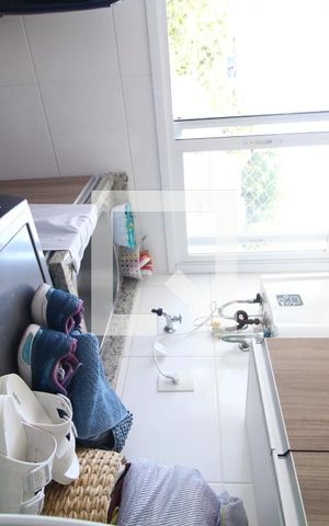 Apartamento à venda com 90m², 3 quartos e 2 vagas Apartamento à venda com 90m², 3 quartos e 2 vagasCozinha e Área de Serviço