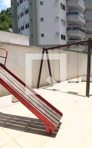 Apartamento à venda com 90m², 3 quartos e 2 vagas Apartamento à venda com 90m², 3 quartos e 2 vagasÁrea comum - Playground