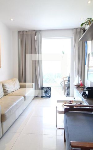 Apartamento à venda com 90m², 3 quartos e 2 vagas Apartamento à venda com 90m², 3 quartos e 2 vagasSala