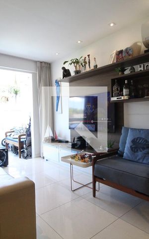 Apartamento à venda com 90m², 3 quartos e 2 vagas Apartamento à venda com 90m², 3 quartos e 2 vagasSala