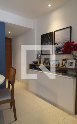 Apartamento à venda com 90m², 3 quartos e 2 vagas Apartamento à venda com 90m², 3 quartos e 2 vagasSala