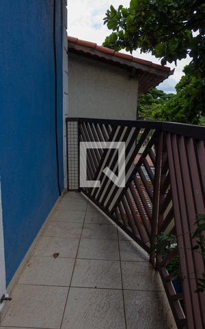 Casa à venda com 250m², 5 quartos e 4 vagas Casa à venda com 250m², 5 quartos e 4 vagasVaranda Quarto 1