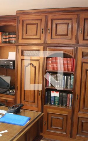Casa à venda com 400m², 4 quartos e 4 vagasEscritório