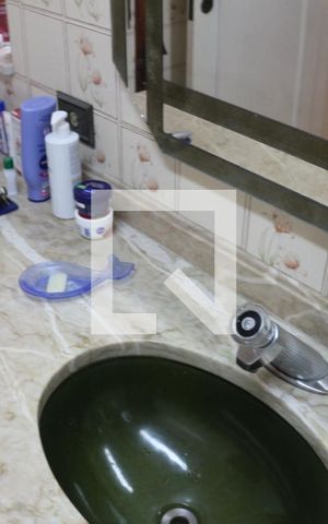Casa à venda com 400m², 4 quartos e 4 vagasBanheiro da Suíte 2