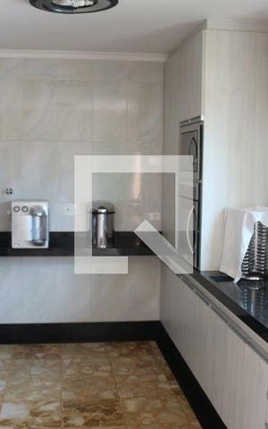 Casa à venda com 400m², 4 quartos e 4 vagasCozinha