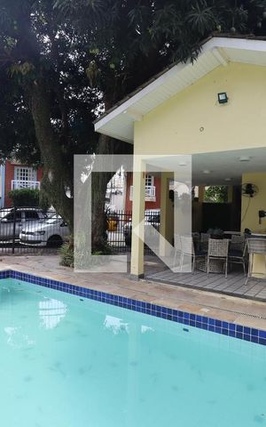 Casa de condomínio à venda com 175m², 4 quartos e 1 vagaÁrea comum - Piscina