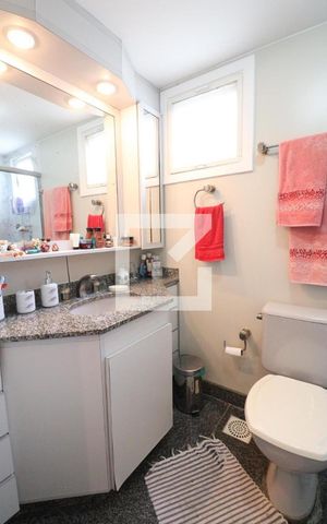 Casa de condomínio à venda com 175m², 4 quartos e 1 vagaBanheiro da Suíte 1