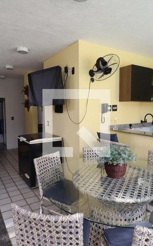 Casa de condomínio à venda com 175m², 4 quartos e 1 vagaÁrea comum - Piscina