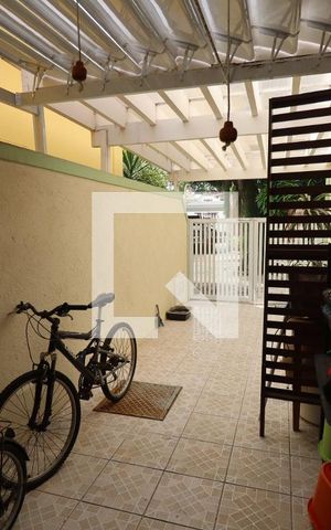 Casa de condomínio à venda com 175m², 4 quartos e 1 vagaGaragem
