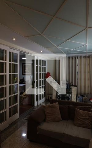 Casa de condomínio à venda com 175m², 4 quartos e 1 vagaSala
