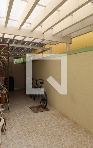 Casa de condomínio à venda com 175m², 4 quartos e 1 vagaGaragem