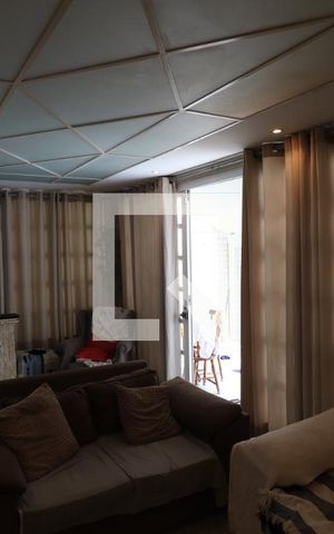 Casa de condomínio à venda com 175m², 4 quartos e 1 vagaSala
