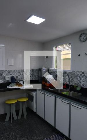 Casa de condomínio à venda com 175m², 4 quartos e 1 vagaCozinha