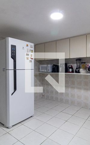 Casa para alugar com 320m², 3 quartos e 3 vagas Casa para alugar com 320m², 3 quartos e 3 vagasCozinha