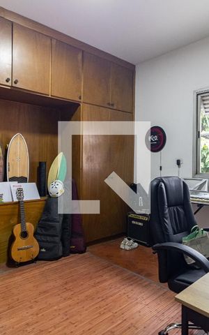 Casa para alugar com 320m², 3 quartos e 3 vagas Casa para alugar com 320m², 3 quartos e 3 vagasQuarto 1