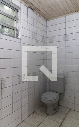 Casa para alugar com 320m², 3 quartos e 3 vagas Casa para alugar com 320m², 3 quartos e 3 vagasBanheiro do Salão