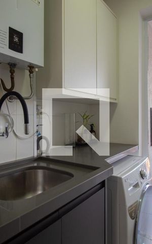 Apartamento à venda com 81m², 3 quartos e 1 vaga Apartamento à venda com 81m², 3 quartos e 1 vagaÁrea de Serviço