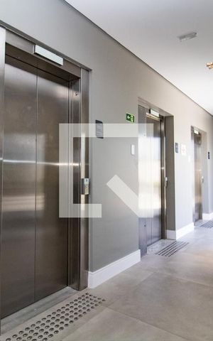 Studio à venda com 25m², 1 quarto e sem vaga Studio à venda com 25m², 1 quarto e sem vagaÁrea comum- hall dos elevadores