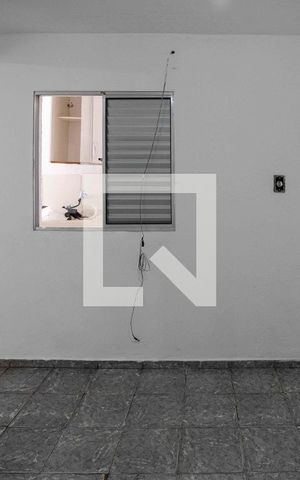 Casa para alugar com 54m², 1 quarto e sem vagaSala / Quarto