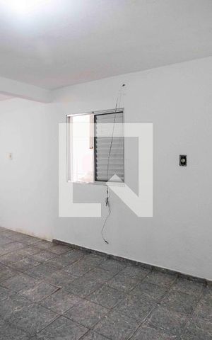 Casa para alugar com 54m², 1 quarto e sem vagaSala / Quarto