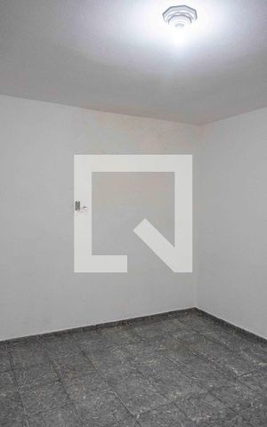 Casa para alugar com 54m², 1 quarto e sem vagaSala / Quarto