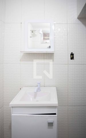 Casa para alugar com 54m², 1 quarto e sem vagaBanheiro