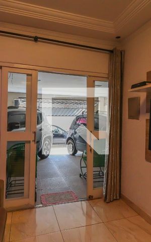 Casa à venda com 230m², 3 quartos e 3 vagasSala