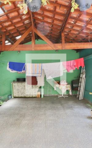 Casa à venda com 300m², 6 quartos e 2 vagas Casa à venda com 300m², 6 quartos e 2 vagasQuintal