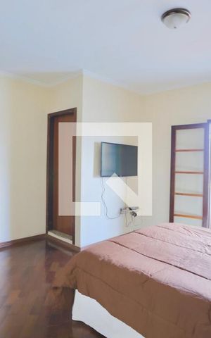 Casa à venda com 300m², 6 quartos e 2 vagas Casa à venda com 300m², 6 quartos e 2 vagasQuarto 2