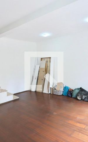 Casa à venda com 300m², 6 quartos e 2 vagas Casa à venda com 300m², 6 quartos e 2 vagasSala 3