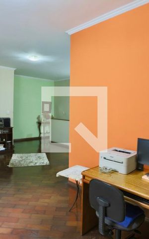Casa à venda com 300m², 6 quartos e 2 vagas Casa à venda com 300m², 6 quartos e 2 vagasSala 2